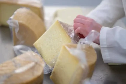Another industrial farewell: the iconic Nueva Helvecia cheese factory closes.